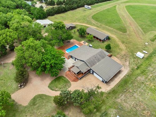 8139 Sw Tawakoni Rd, Augusta, KS, 67010-8104 | Card Image