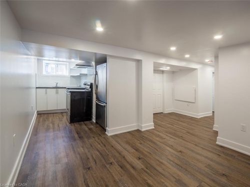3-116 Myrtle Ave, Hamilton, ON, L8M2G2 | Card Image