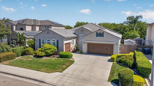5688 E Christine Ave, Fresno, CA, 93727-6146 | Card Image