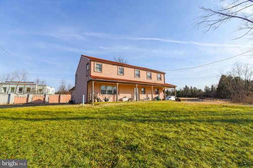 87 Chestnut Ln, NORTH WALES, PA, 19454-1310 | Card Image