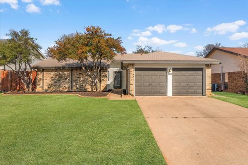 107 Springridge Ln, Euless, TX, 76039-8031 | Card Image