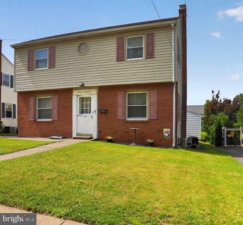 120 W 8th St, POTTSTOWN, PA, 19464-5109 | Card Image
