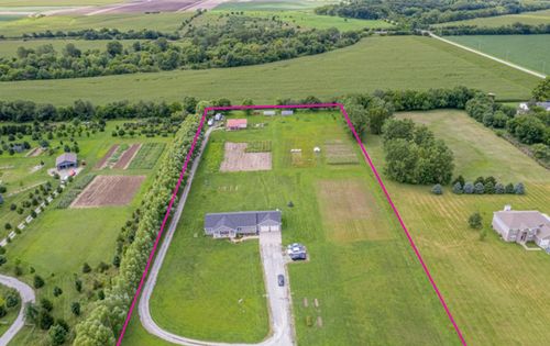5342 N Vincennes Trl, Momence, IL, 60954-3521 | Card Image