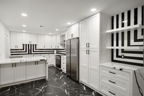 25c-2101 Fountain View Drive, Houston, TX, 77057 | Card Image