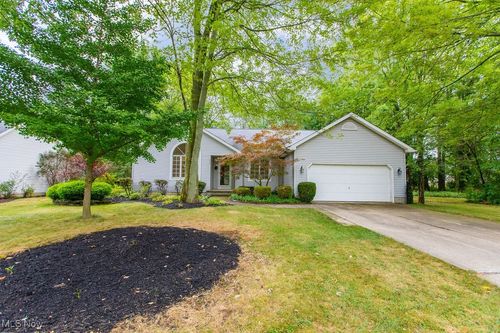 2463 Candlewood Dr, Avon, OH, 44011-1598 | Card Image