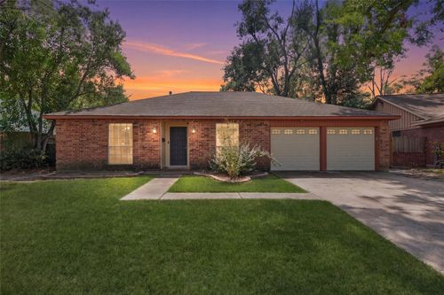 5907 Peg St, Houston, TX, 77092-6236 | Card Image