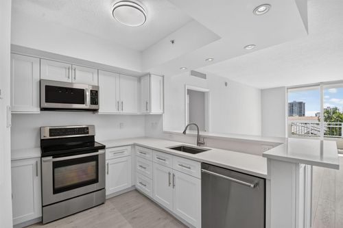 409-403 S Sapodilla Ave, West Palm Beach, FL, 33401-5765 | Card Image