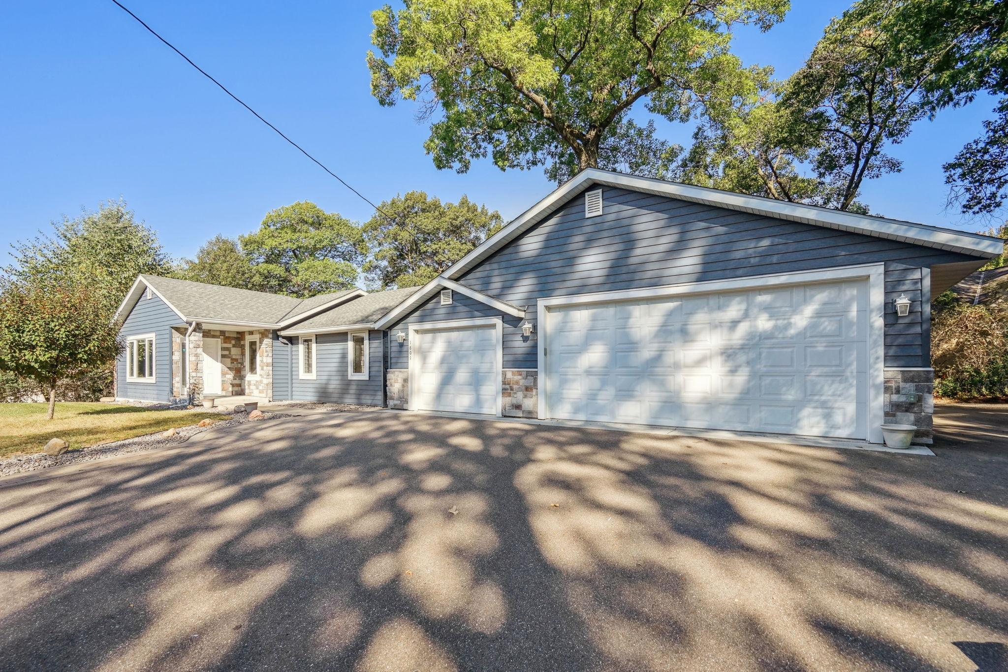 Kestrel Cir, Buffalo, MN 55313