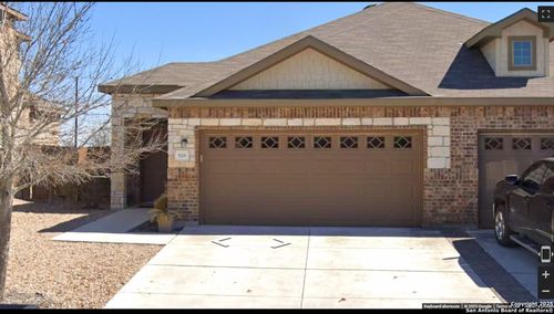 530-526-530 Creekside Cir, New Braunfels, TX, 78130-6193 | Card Image