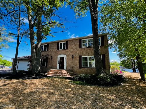 498 Eagle Pt, Roaming Shores, OH, 44084-9724 | Card Image