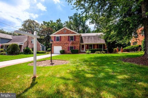 7401 Venice St, FALLS CHURCH, VA, 22043-3236 | Card Image