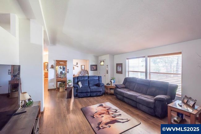 38404 Payne Dr, House other with 3 bedrooms, 2 bathrooms and null parking in Lebanon OR | Image 4