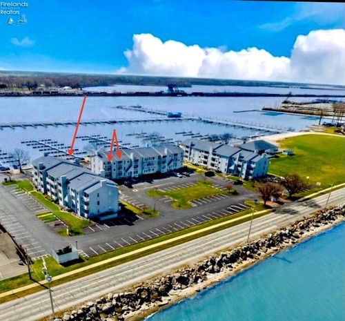 274-274 Clinton Reef Drive, Port Clinton, OH, 43452 | Card Image