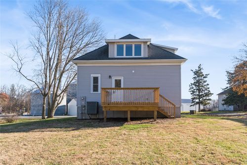 215 Traer St, Mount Auburn, IA, 52313-9661 | Card Image