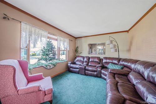 45 Huron St, Port Jefferson Station, NY, 11776-4315 | Card Image