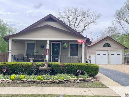 525 Ne Freeman Ave, Topeka, KS, 66616-1220 | Card Image