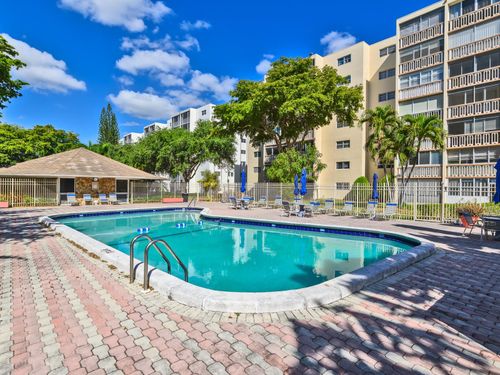 apt-303-1001 Ne 14th Ave, Hallandale Beach, FL, 33009-2707 | Card Image