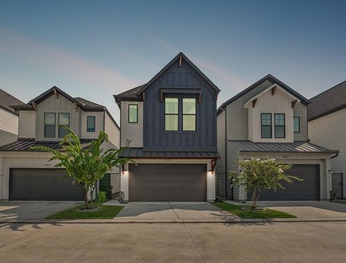 9015 Wellspring Dr, Houston, TX, 77080-2102 | Card Image