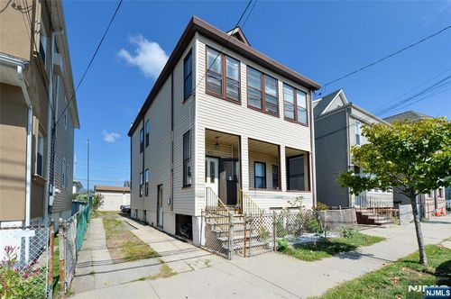 411 Lanza Ave, Garfield, NJ, 07026-2470 | Card Image