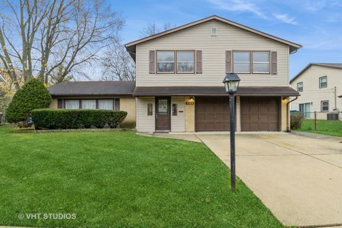 7123 Longmeadow Lane, Hanover Park, IL, 60133 | Card Image