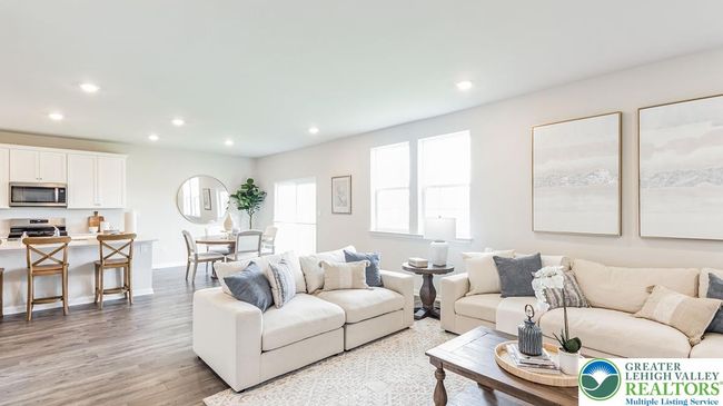 Same Model, but not the actual home | Image 4