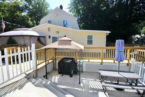 22 Hillside Ave, Tuxedo Park, NY, 10987-4422 | Card Image