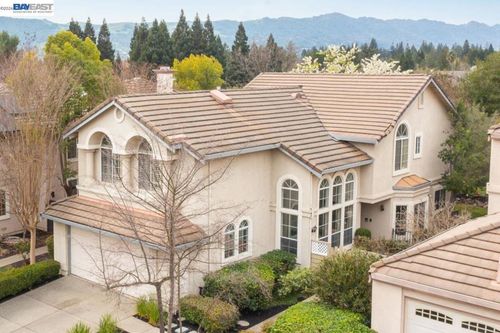 690 Glasgow Cir, Danville, CA, 94526-2907 | Card Image