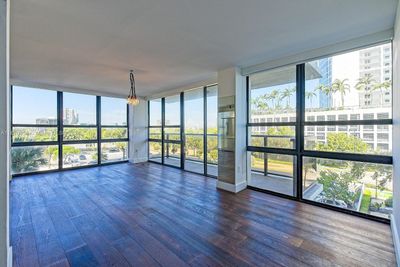 423 - 600 Ne 36th St, Condo with 1 bedrooms, 2 bathrooms and null parking in Miami FL | Image 1