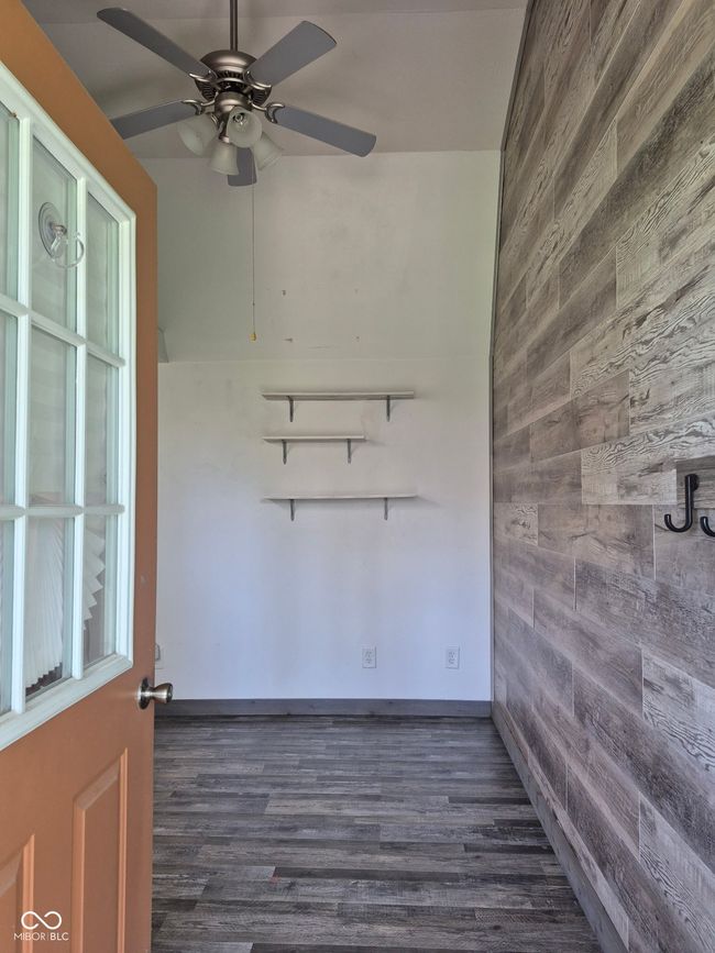 Utilized as their "Art barn" in backyard that is insulated with electric, window AC and they utilize a space heater in the winter that provides sufficient heat to work all year round. Amazing extra space. | Image 27