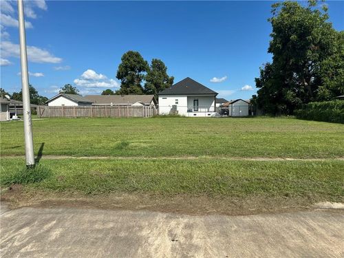 3417 Marietta St, Chalmette, LA, 70043-2322 | Card Image
