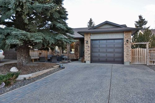 70 Sherwood Blvd W, Lethbridge, AB, T1K6E9 | Card Image