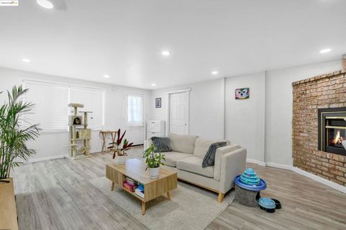 185 Evening Star Ct, Milpitas, CA, 95035-6211 | Card Image