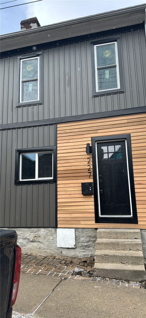 227 E 16th Ave, Homestead, PA, 15120-1803 | Card Image