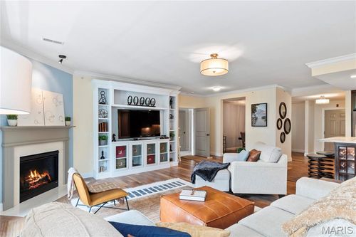 202-1151 Mill Crossing Dr, Creve Coeur, MO, 63141-6280 | Card Image