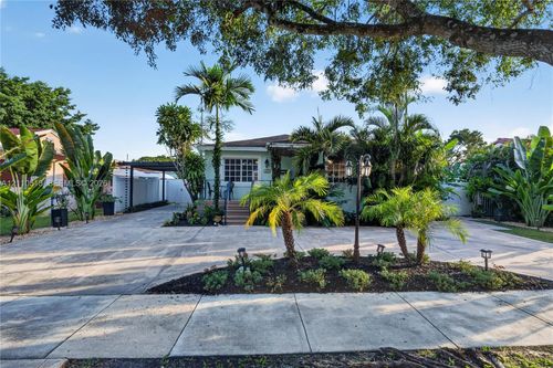 6520 Sw 16th Ter, Miami, FL, 33155-1806 | Card Image
