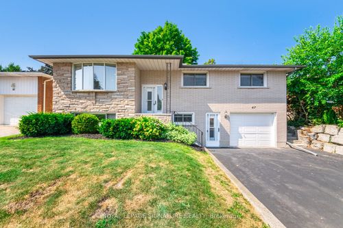 47 Eagen Dr, Kitchener, ON, N2M1W1 | Card Image