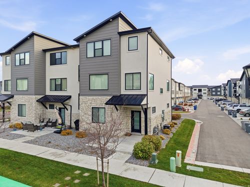 1076 W 360 S, American Fork, UT, 84003-3328 | Card Image