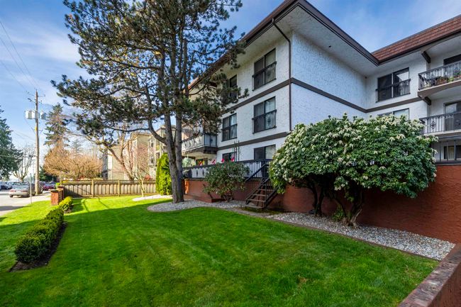 View of yard with fence | Image 29