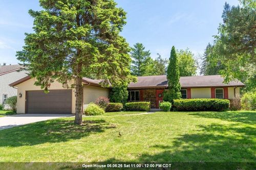 1032 Pilgrim Road, NEENAH, WI, 54956 | Card Image