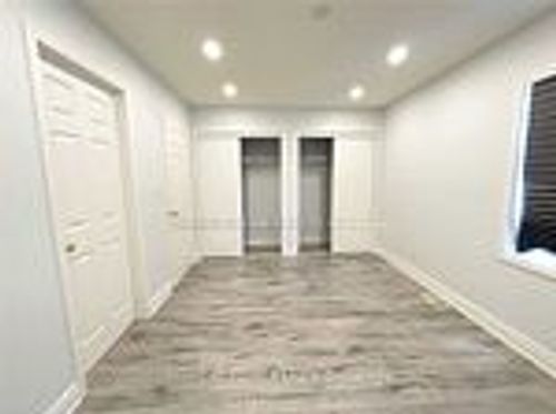 {{alt}} | Card Image