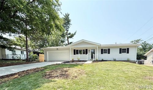 323 Linda Ln, O Fallon, MO, 63366-2301 | Card Image