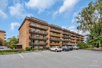 304 - 8025 Woodglen Lane, Condo with 2 bedrooms, 1 bathrooms and 2 parking in Downers Grove IL | Image 2