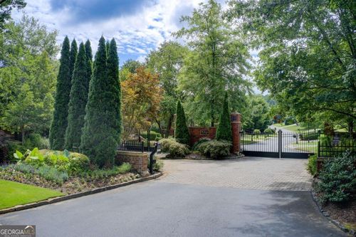 3869 Teesdale Ct, Sandy Springs, GA, 30350-5051 | Card Image