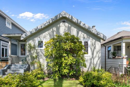 85 W 21st Ave, Vancouver, BC, V5Y2E1 | Card Image