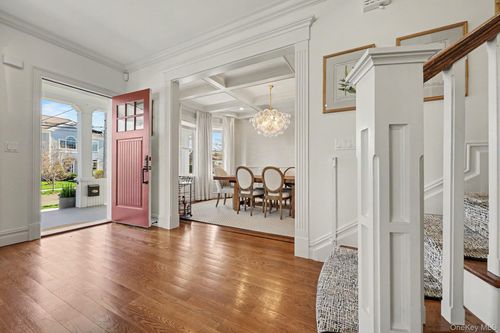 30 Wainwright St, Rye, NY, 10580-3712 | Card Image