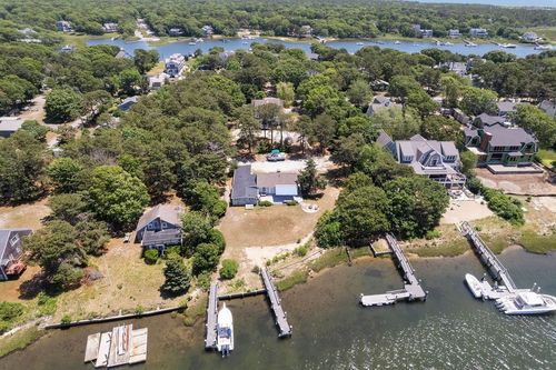 379 Monomoscoy Rd, Mashpee, MA, 02649-4504 | Card Image