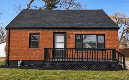 92 Sharon Pkwy, Lackawanna, NY, 14218-3518 | Card Image