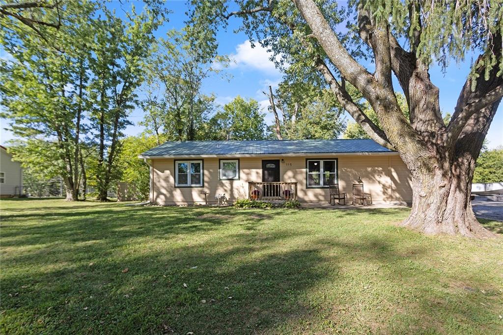 O E Ave, Excelsior Springs, MO 64024