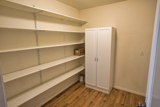 HUGE pantry | Image 27