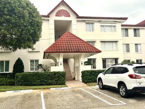 apt-b2-104 Half Moon Cir, Hypoluxo, FL, 33462-5458 | Card Image